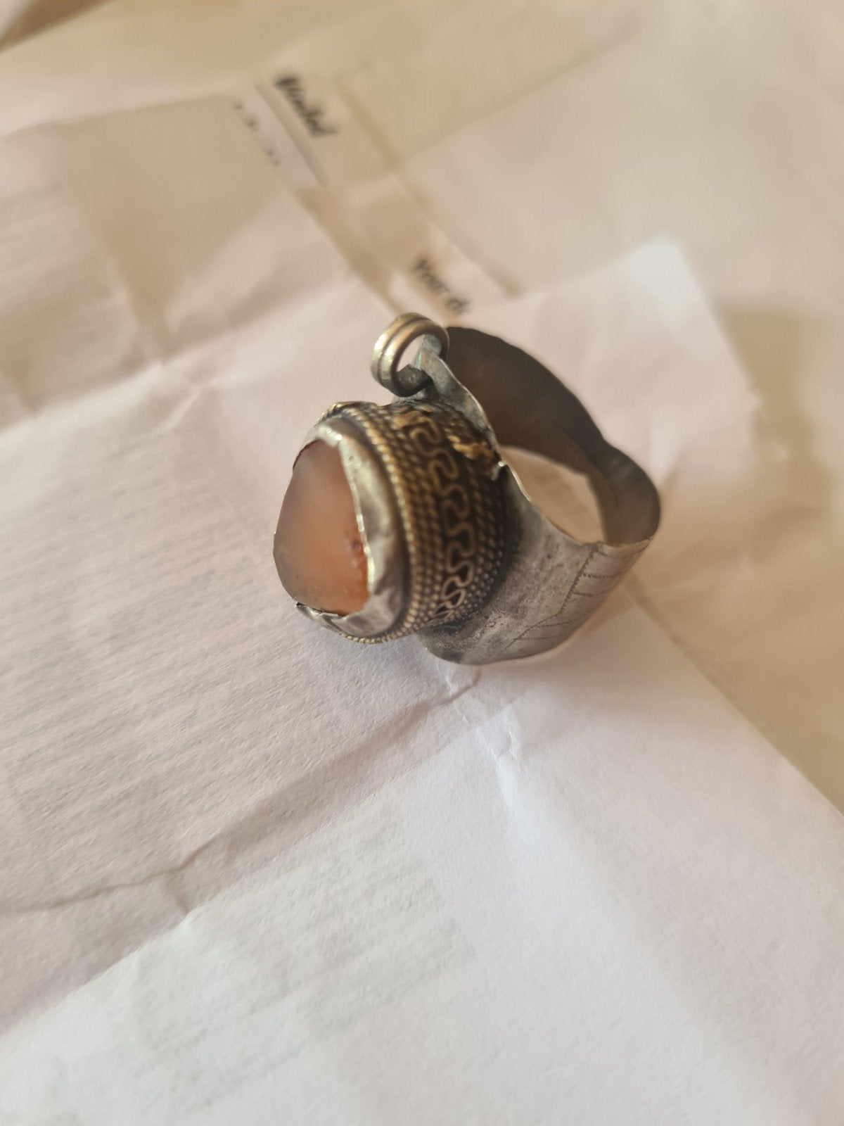 Zilveren ring met Kornalijn/Barnsteen - Uniek en handgemaakt, 18 tot 19, Gebruikt, Ophalen of Verzenden, Dame of Heer