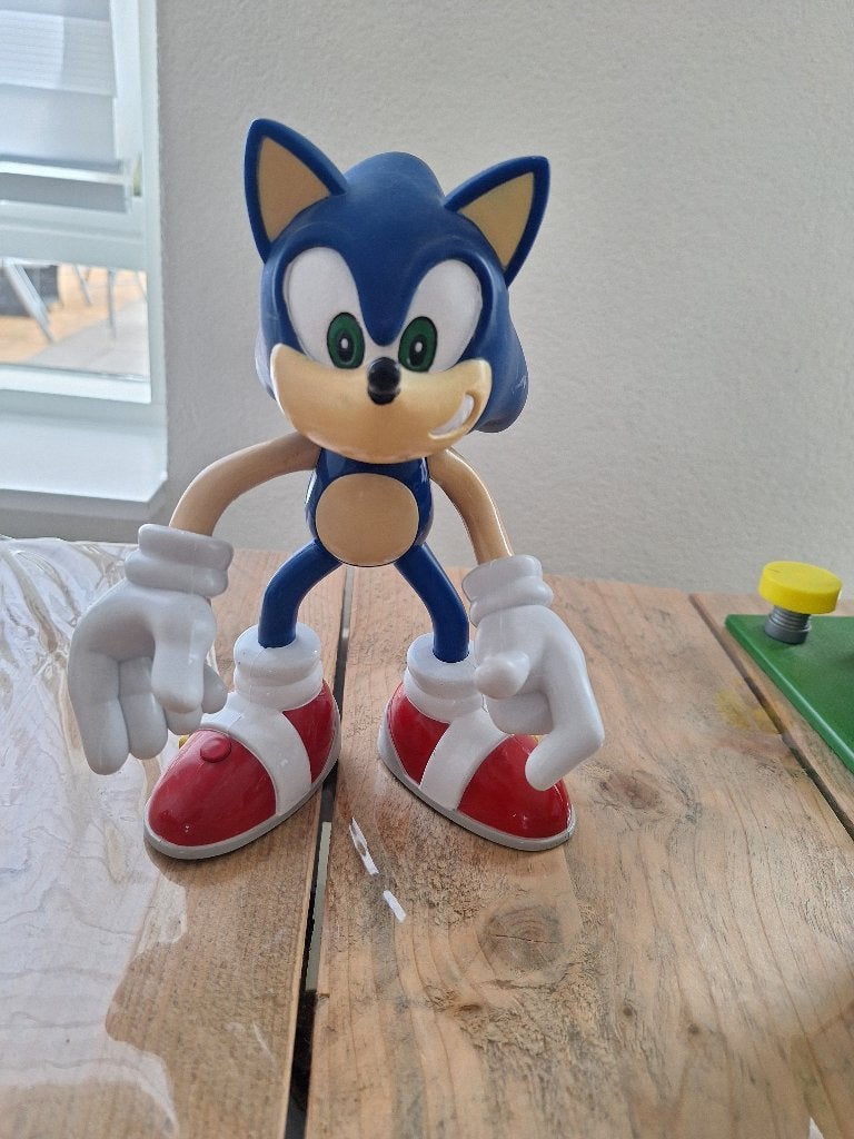Sonic the hedgehog figuur, 20 cm hoog, kan praten €15,-, Ophalen, Gebruikt