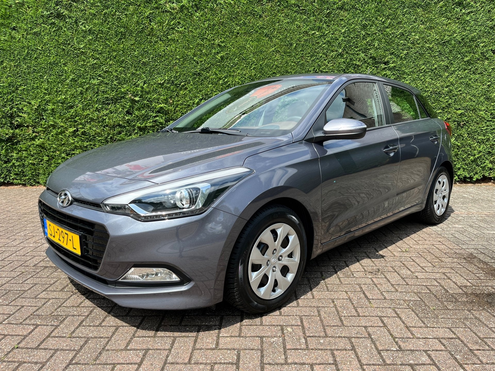 Hyundai I20 1.0 T-GDI, Trekhaak, Navigatie, Camera, PDC, Cru, Voorwielaandrijving, 450 kg, Euro 6, 100 pk