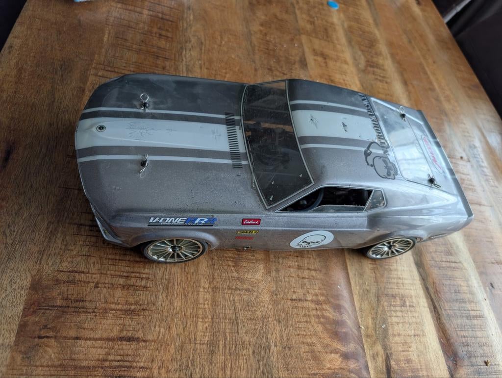 UNIEK: Kyosho V-One RRR Nitro – NIEUWSTAAT – Krasvrij Carbon, Overige merken, Auto, 1:32 tot 1:50, Ophalen of Verzenden