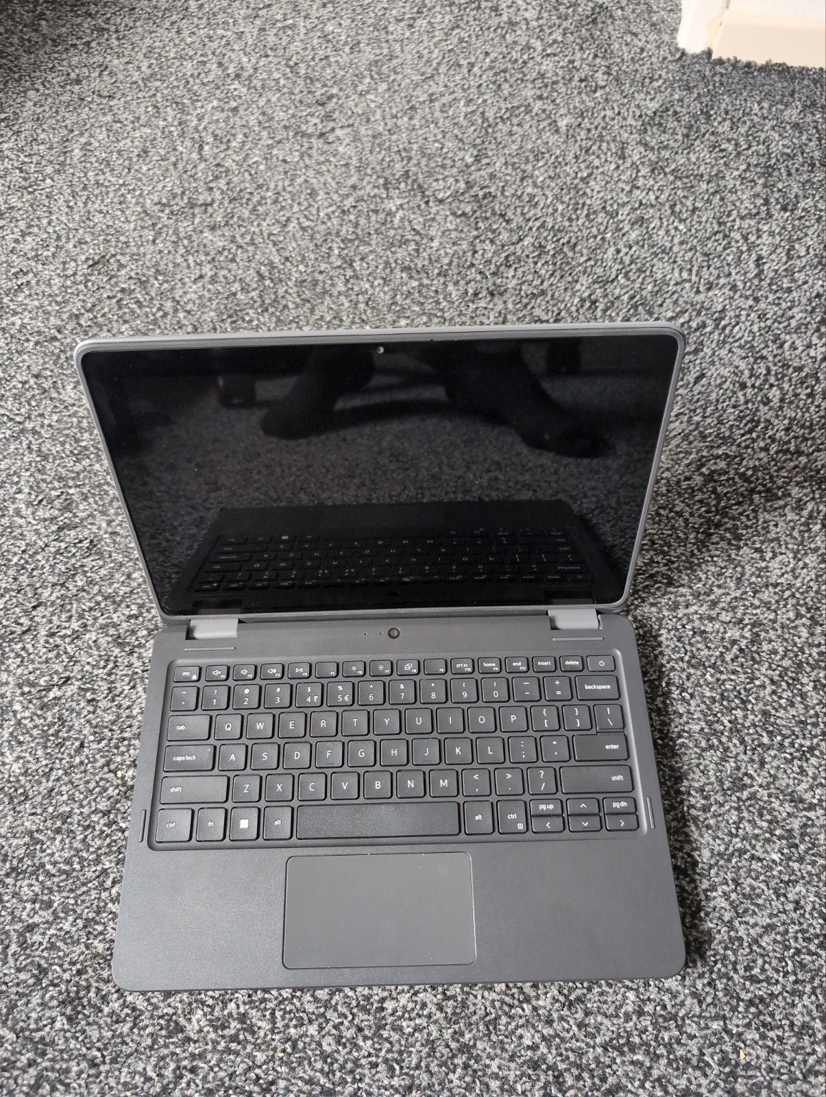 Dell Latitude 3120 Laptop met Lader en Windows 11, Computers en Software, Windows Laptops, Ophalen of Verzenden