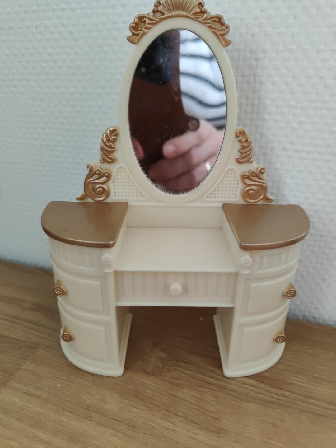 Bratz World Mansion kaptafel met spiegel – MGA, Ophalen of Verzenden, Gebruikt, Poppenhuis