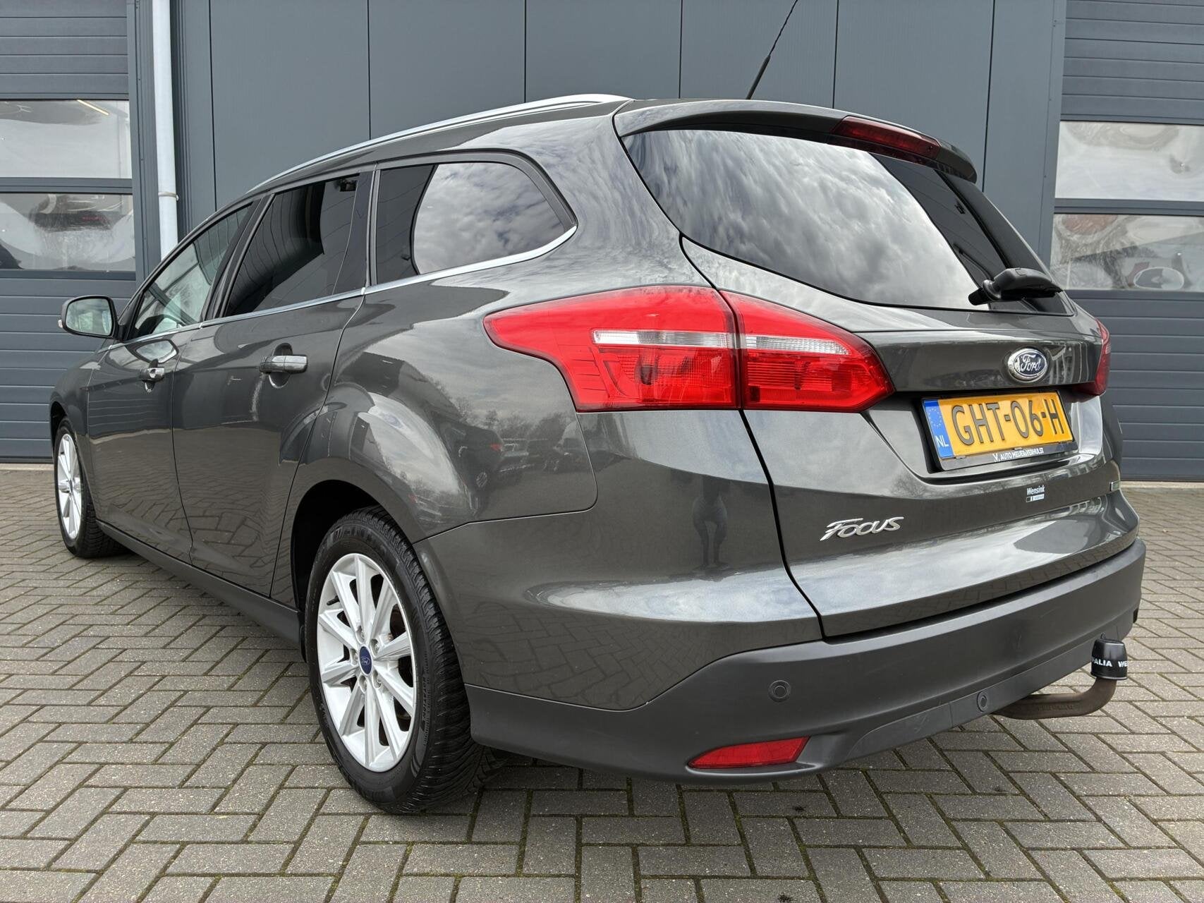 Ford Focus Wagon 1.0 Ecoboost Titanium | CLIMA | NAVI | NIEU, Auto's, Gebruikt, Lichtsensor, Handgeschakeld, 1216 kg