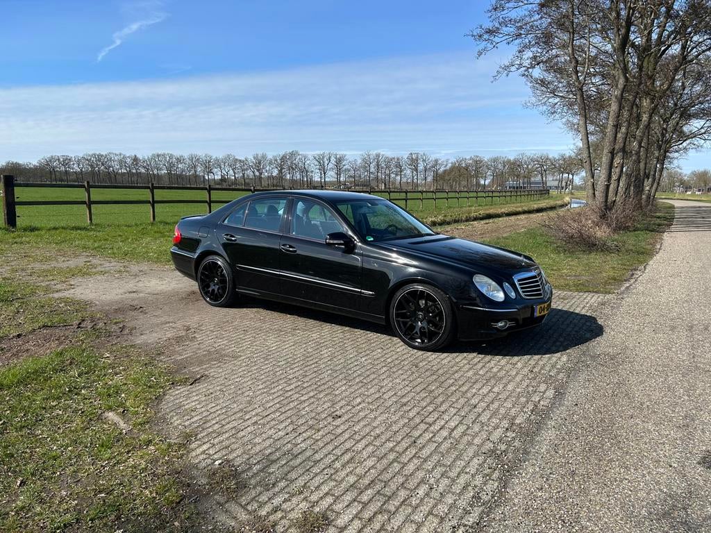 Mercedes-Benz E-Klasse 3.0 D E300 Bluetec Sedan AUT 2008, Auto's, Mercedes-Benz, Automaat, Achterwielaandrijving, Zwart, 14 km/l