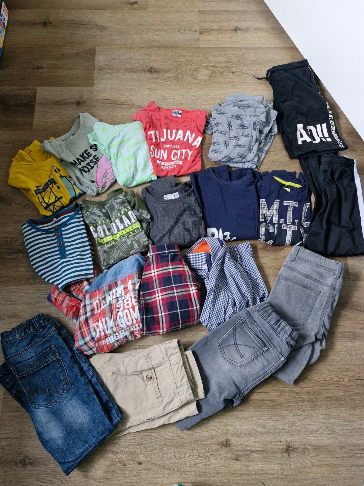 Uitgebreid kledingpakket jongens maat 128 (20 stuks), Ophalen of Verzenden, Gebruikt, Maat 128