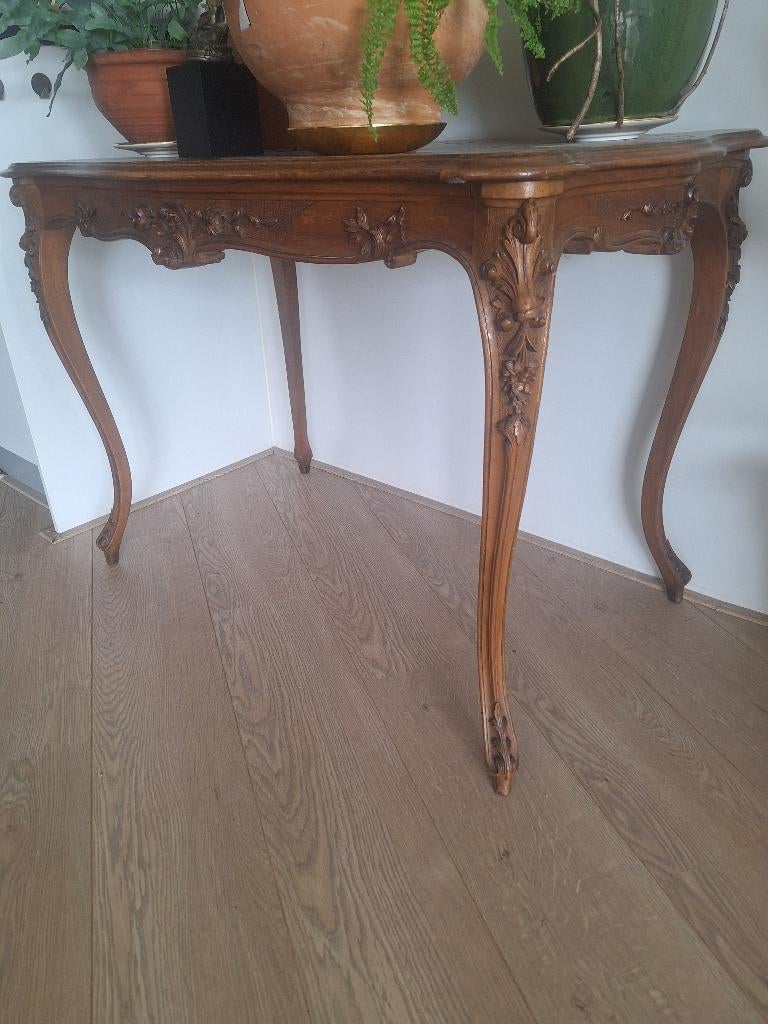 Barok tafeltje met houtsnede, Ophalen