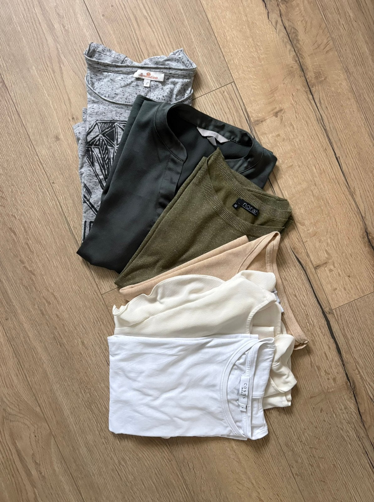 Bundel met topjes/shirtjes in maat S/M in naturel kleuren, Ophalen of Verzenden, Gedragen