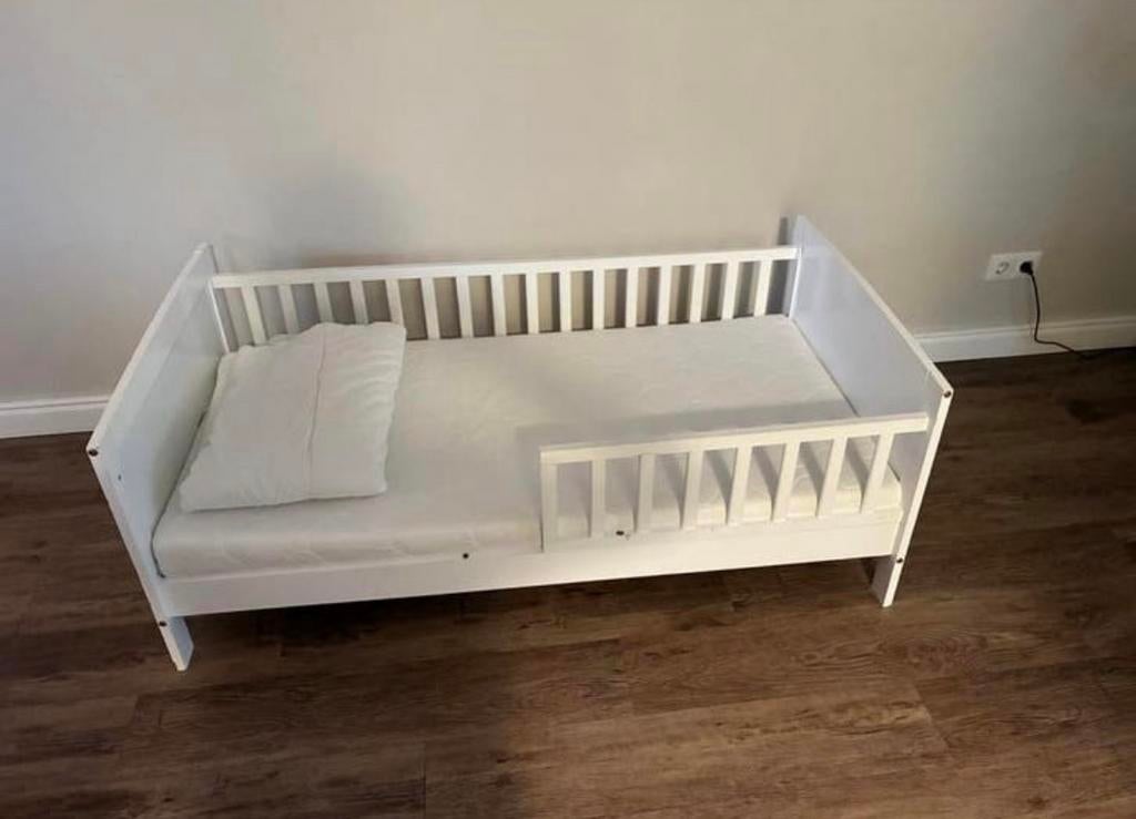 Peuter bed inclusief matras 140x80, Kinderen en Baby's, Kinderkamer | Bedden, Ophalen, 70 tot 85 cm, 140 tot 160 cm, Zo goed als nieuw