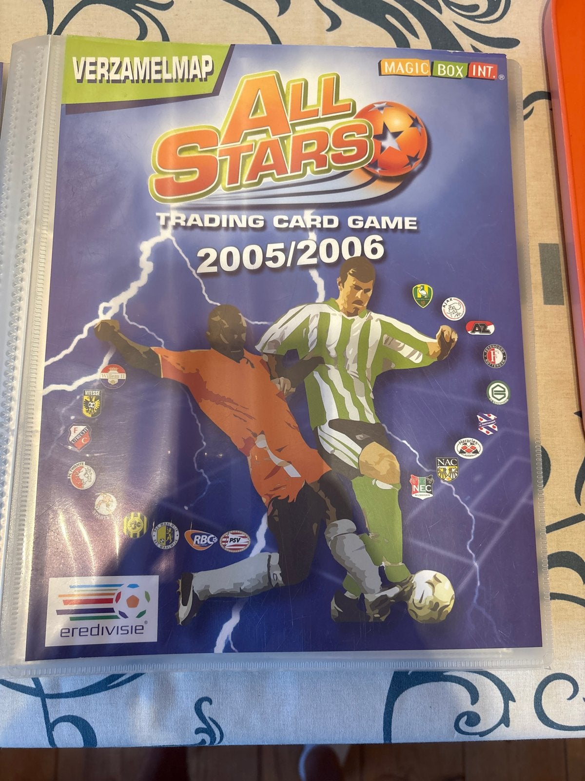2 mappen vol met All Stars Trading Card Game kaarten, Verzamelen, Ophalen of Verzenden, Zo goed als nieuw, Overige binnenlandse clubs