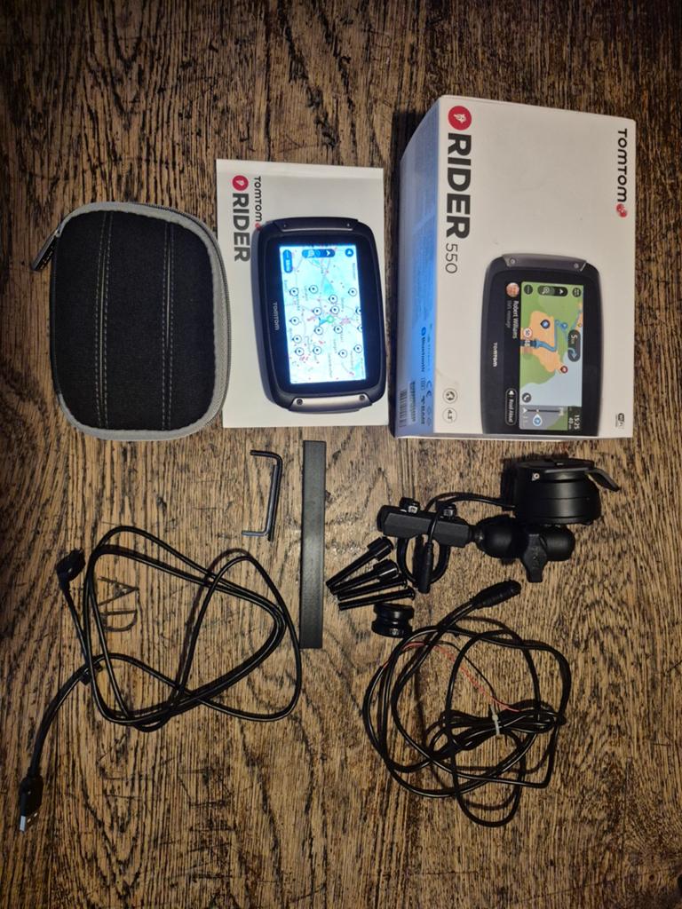 TomTom Rider 550 incl. Hoes, lifetime world maps en traffic, Motoren, Accessoires | Navigatiesystemen, Ophalen of Verzenden, Zo goed als nieuw