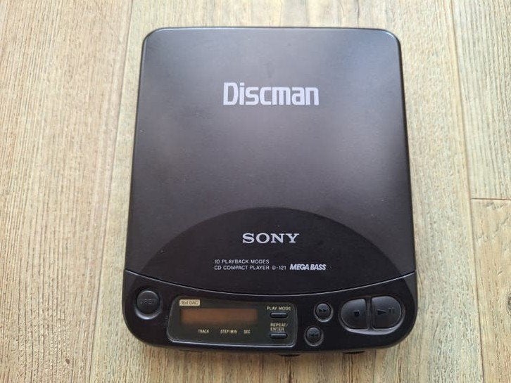 Defecte Sony Discman D-121 Mega Bass, Ophalen of Verzenden, Discman