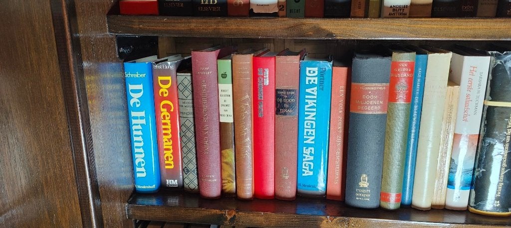 Grote verzameling boeken. Veel WOII boeken,verder van alles!, Ophalen of Verzenden, Tweede Wereldoorlog, Gelezen
