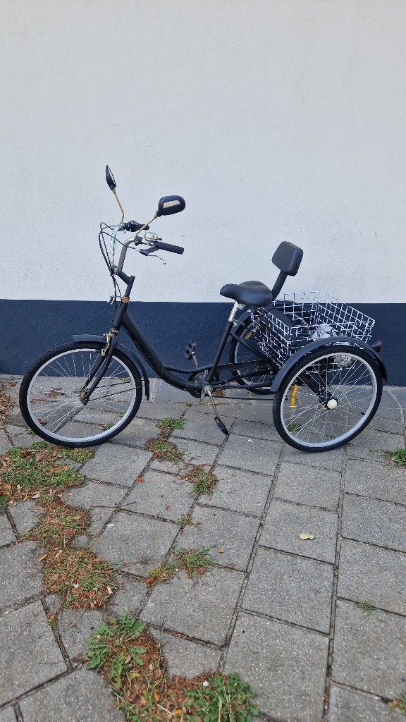Zwarte driewieler volwassen met lage instap en mand, Gebruikt, Velgrem, (Extra) lage instap, Minder dan 47 cm