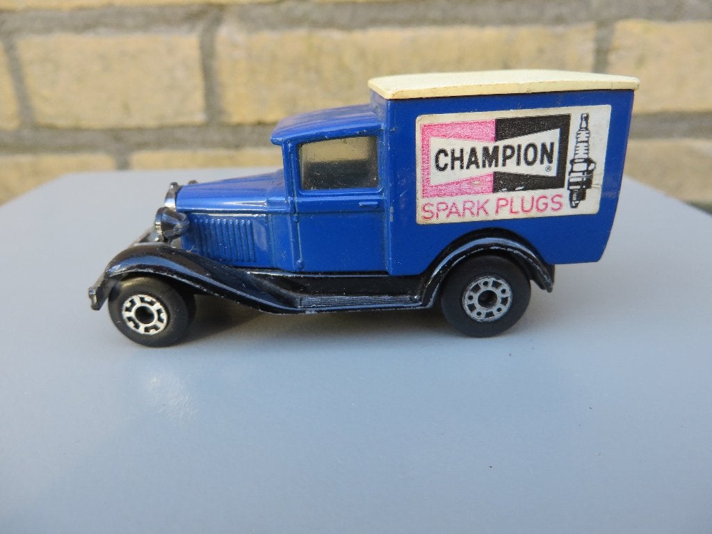 Matchbox Model A Ford CHAMPION Spark plugs, Ophalen of Verzenden, Gebruikt, Auto