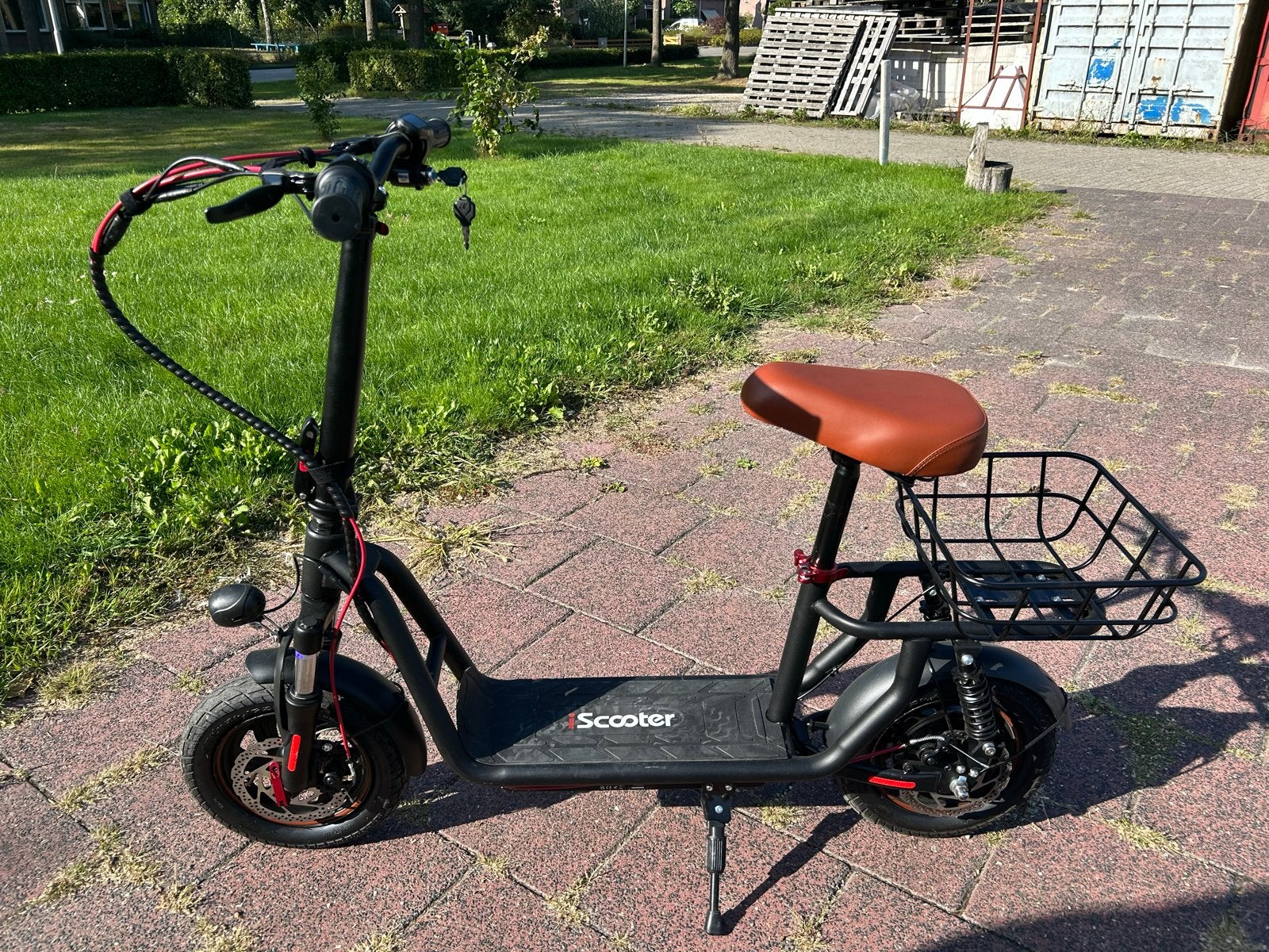 iScooter E-step met zitje en mandje, Fietsen en Brommers, Steps, Zo goed als nieuw, Elektrische step (E-scooter), Ophalen
