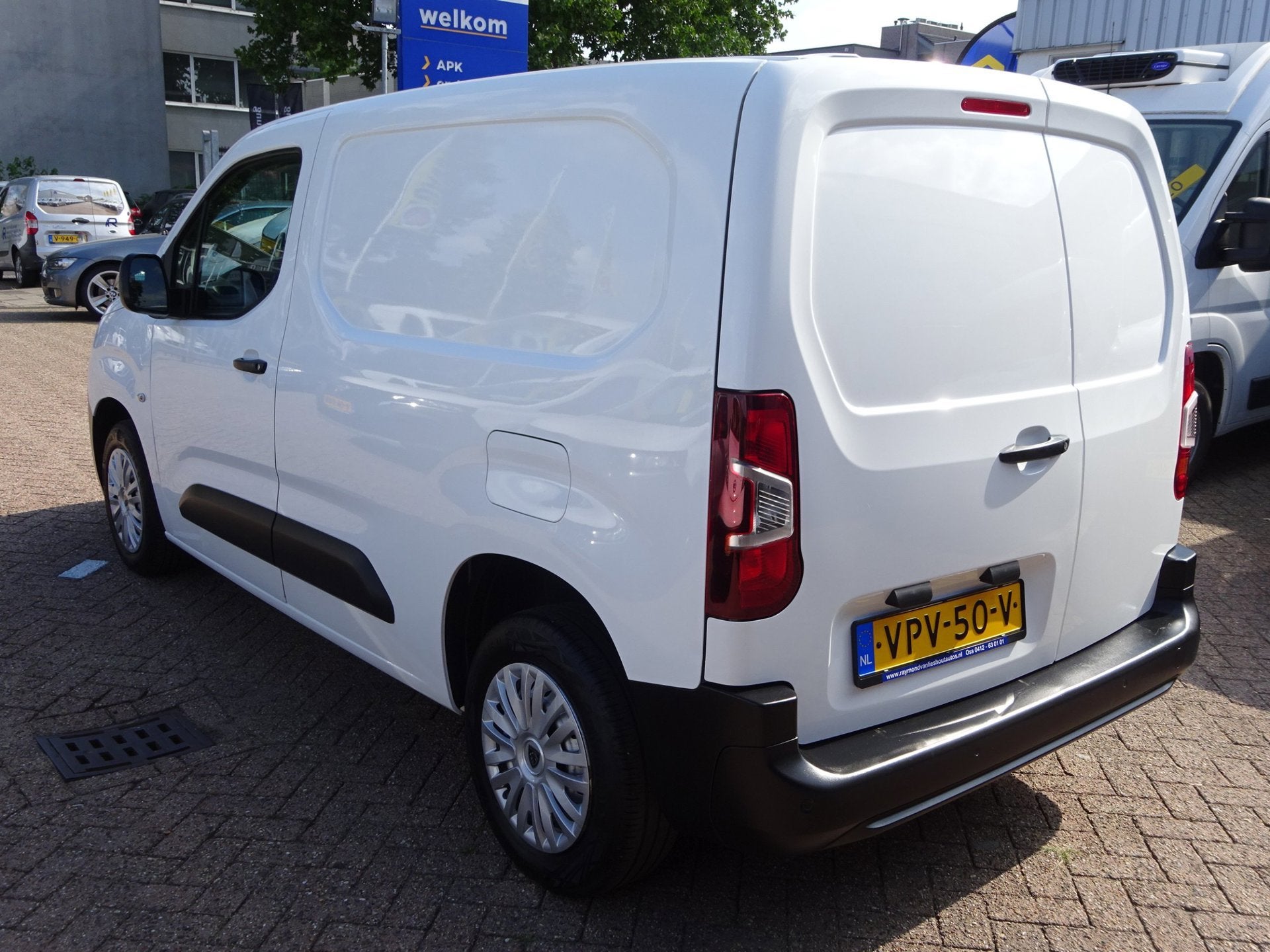 Peugeot Partner 1.2 PureTech Pro BENZINE AIRCO NAVI CRUISE C, Auto's, Bestelauto's, Gebruikt, 1199 cc, Startonderbreker, Wit