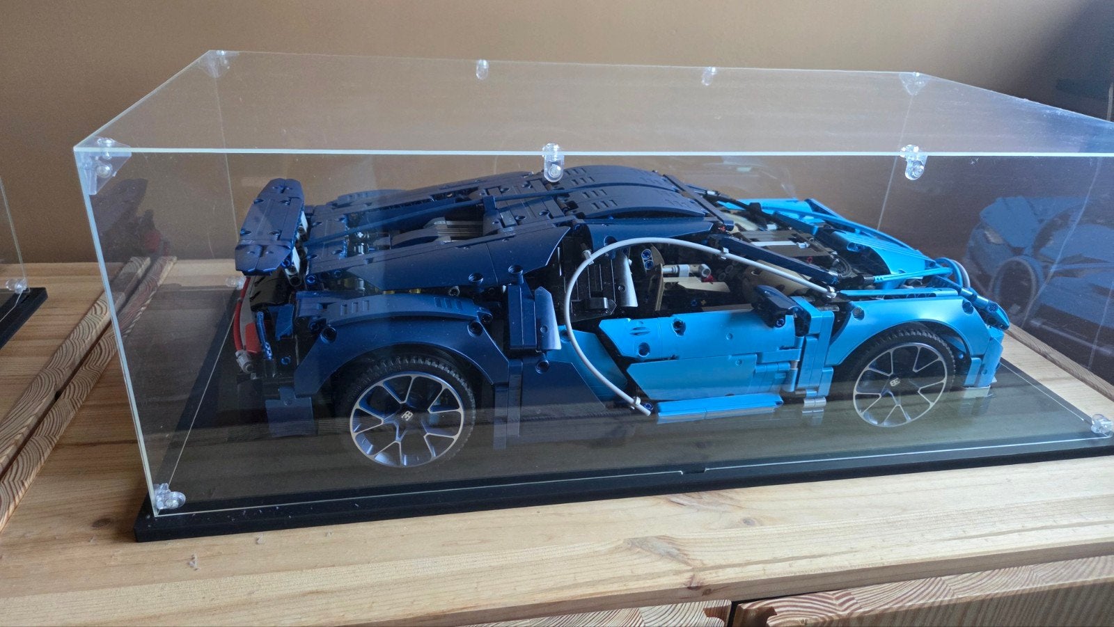 Lego Technic Bugatti Chiron 42083 + Showcase, Kinderen en Baby's, Ophalen, Inclusief instructies, Lego, Zo goed als nieuw