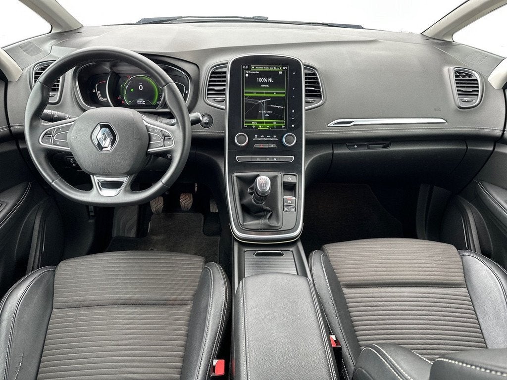 Renault Scénic 1.3 TCe Intens CAMERA / TREKHAAK / PDC / NAV, Voorwielaandrijving, 745 kg, 4 cilinders, 1330 cc