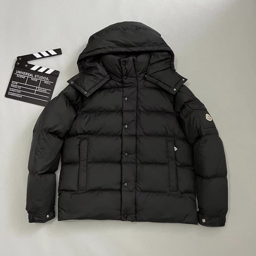 Moncler maya winterjas, Ophalen of Verzenden, Zo goed als nieuw, Overige maten, Zwart