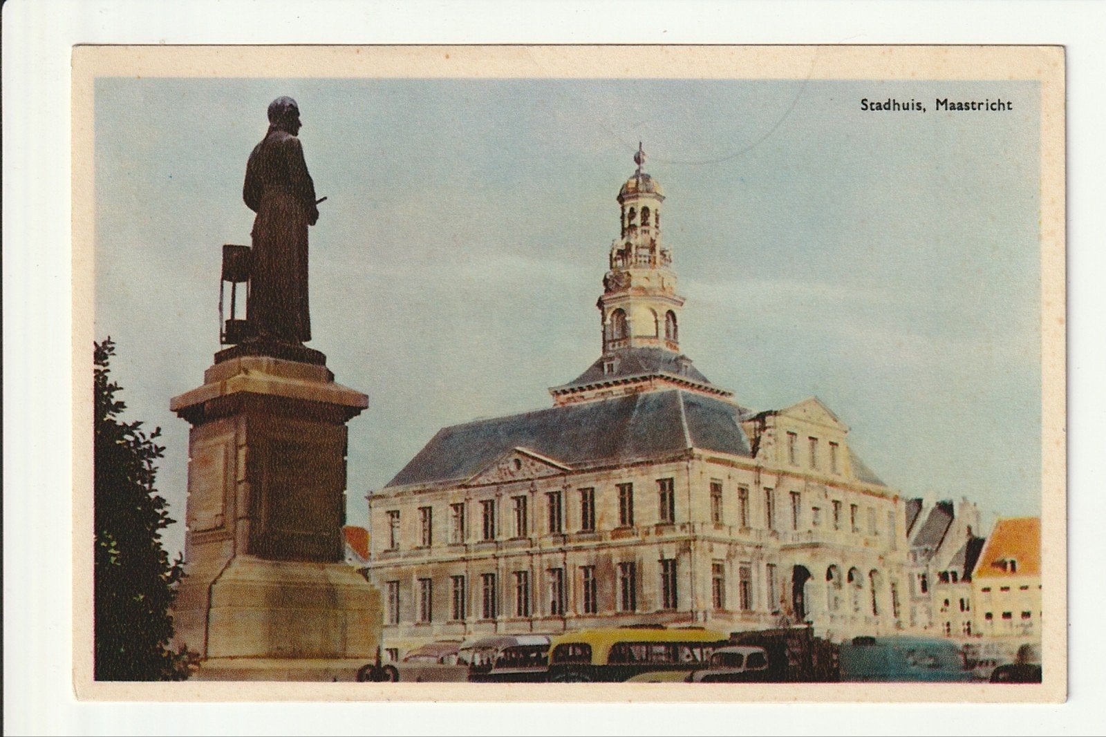 MAASTRICHT MARKT STADHUIS STANDBEELD VRACHT- AUTO'S REISBUS, Ophalen of Verzenden, 1960 tot 1980, Gelopen, Limburg