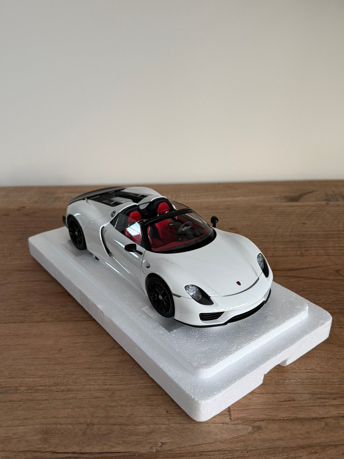 Autoart 1:18 Porsche 918 Spyder Weissach White, red interior, Ophalen of Verzenden, Nieuw, Auto, Overige merken