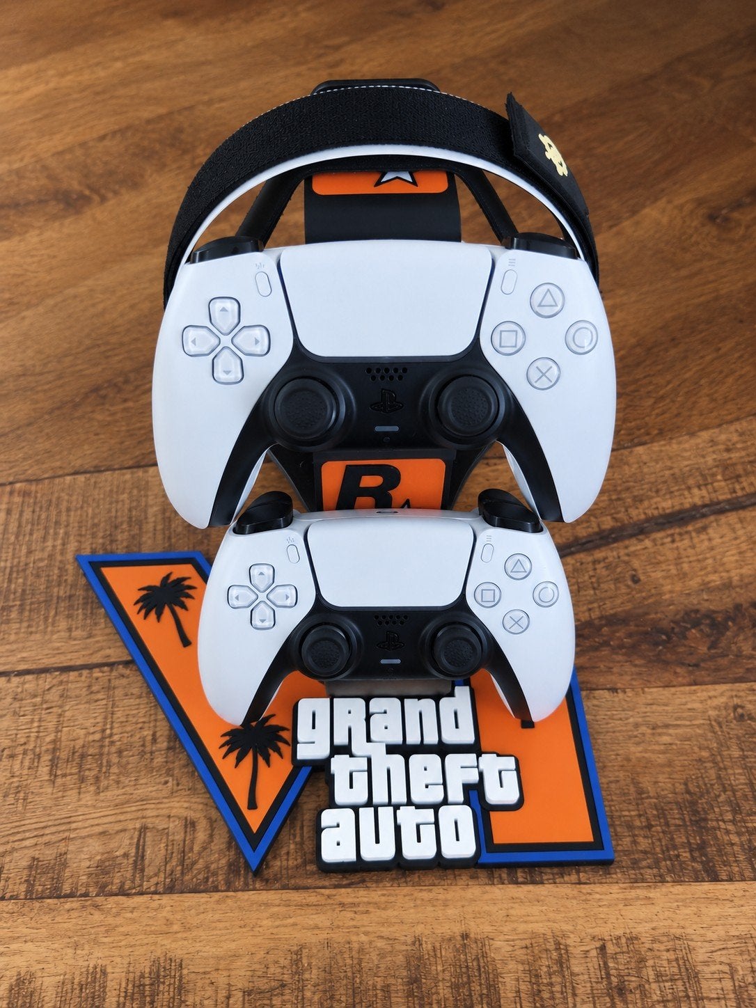 Grand Theft Auto PS5 Controller Stand - Wit & Camo, Ophalen of Verzenden, Nieuw