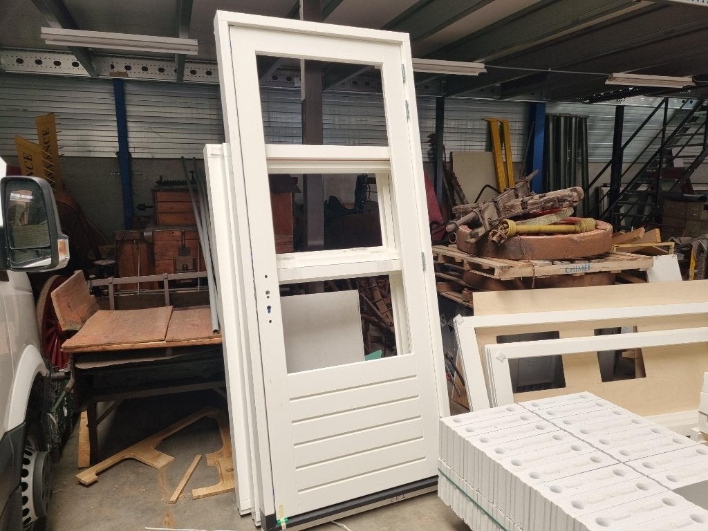 Nieuwe deur met kozijn 67dik mahonie DTS dorpel afgehangen, Doe-het-zelf en Verbouw, Deuren en Horren, Ophalen, 120 cm of meer