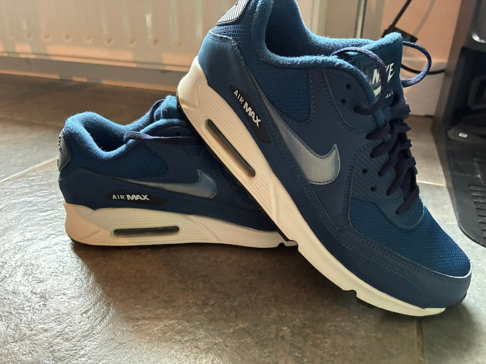 Nike Air Max 90 Essential – Blue Colorway size 43, Blauw, Nieuw, Ophalen of Verzenden, Sneakers of Gympen