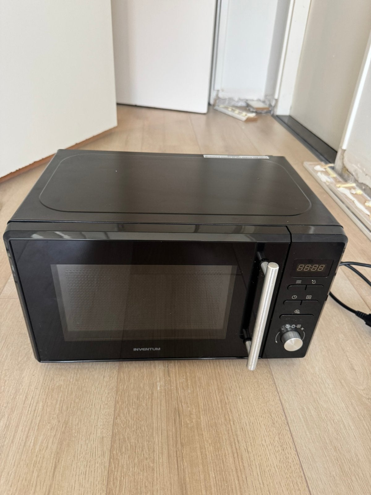 Inventum MN207SB solo magnetron 800W – zwart, Witgoed en Apparatuur, Magnetrons, Ophalen, Zo goed als nieuw