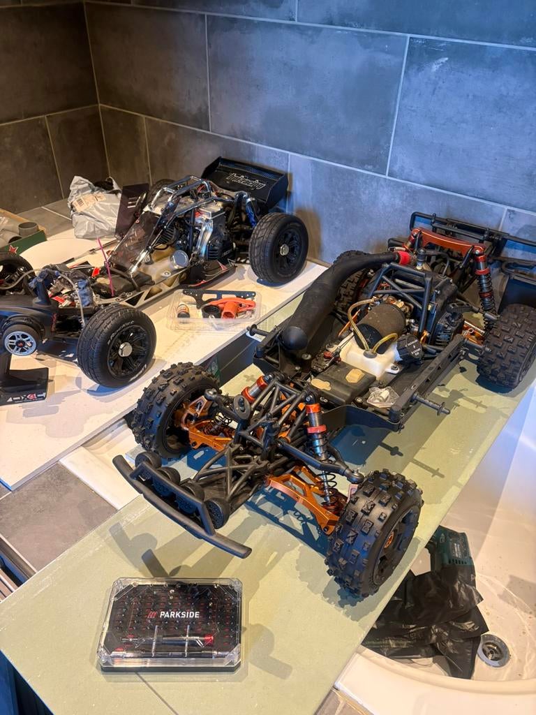 Te koop 1:5 autos ivb stoppen met hobby, Benzine, Auto offroad, Ophalen of Verzenden, Zo goed als nieuw