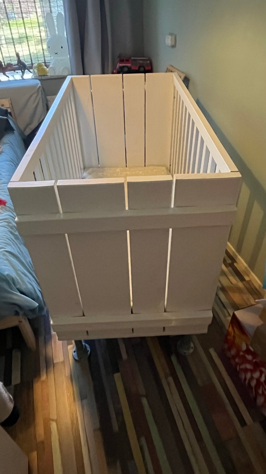Wit houten ledikant met matras en Little Dutch hoeslaken, Ophalen, Gebruikt, Ledikant