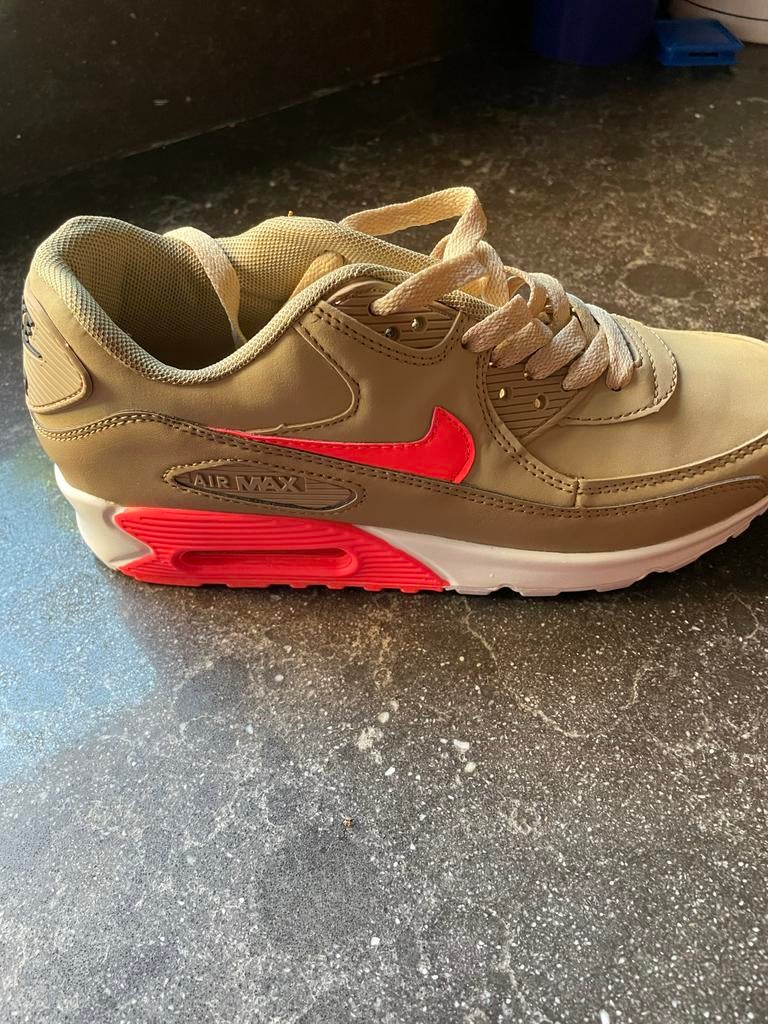 Dames Nike Air Max sneakers - Maat 41, Ophalen of Verzenden, Zo goed als nieuw, Beige, Sneakers of Gympen