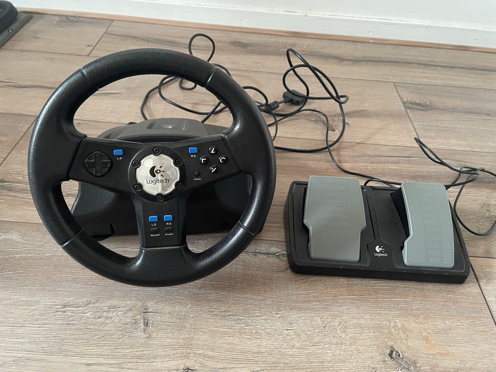 Racestuur Logitech Rally Vibration Feedback Wheel pedalen, Ophalen of Verzenden, Gebruikt, Stuur of Pedalen, PlayStation 2