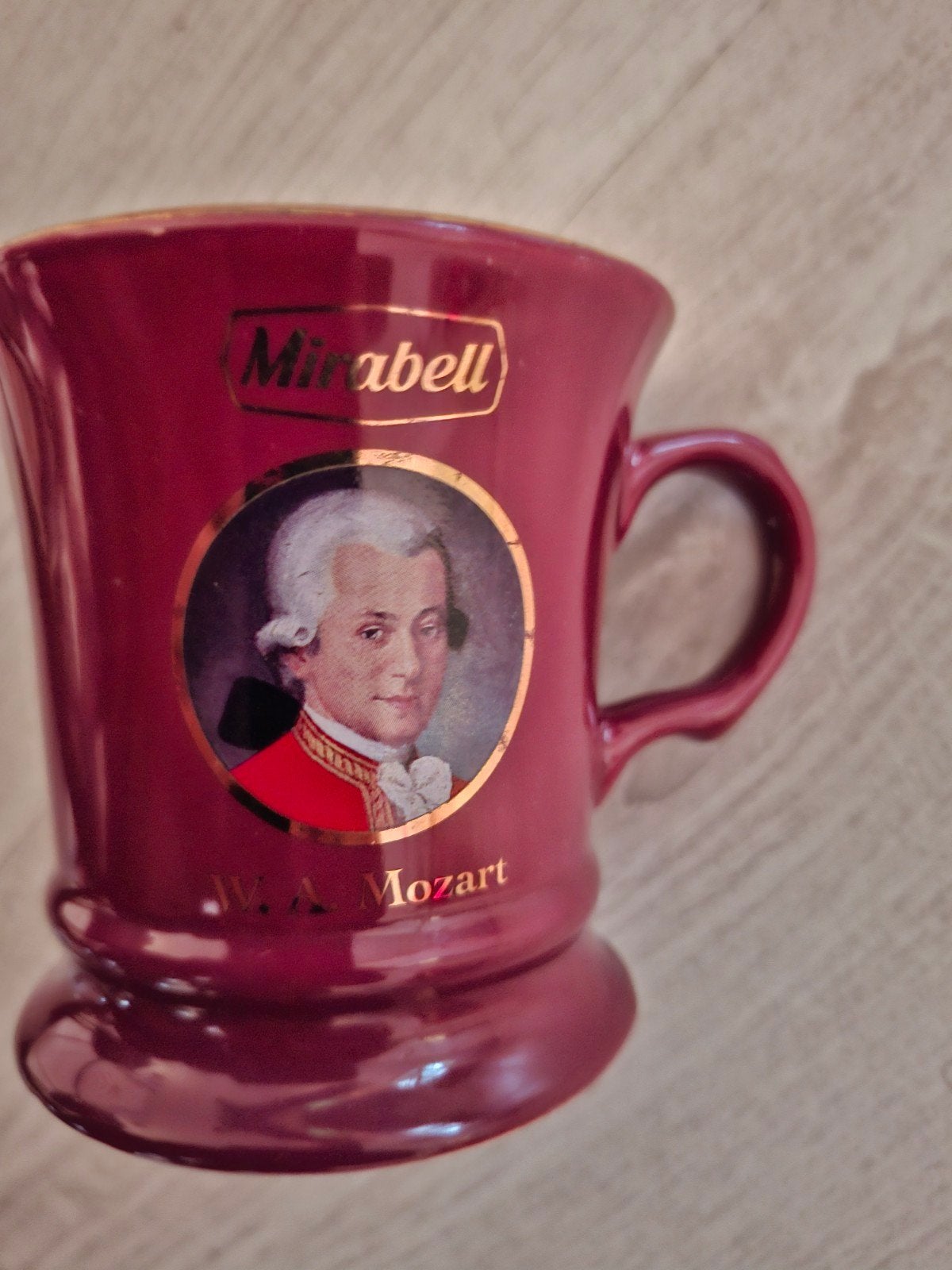 Mirabell Mozartkugel mok - Rode mok met Mozart afbeelding, Ophalen of Verzenden
