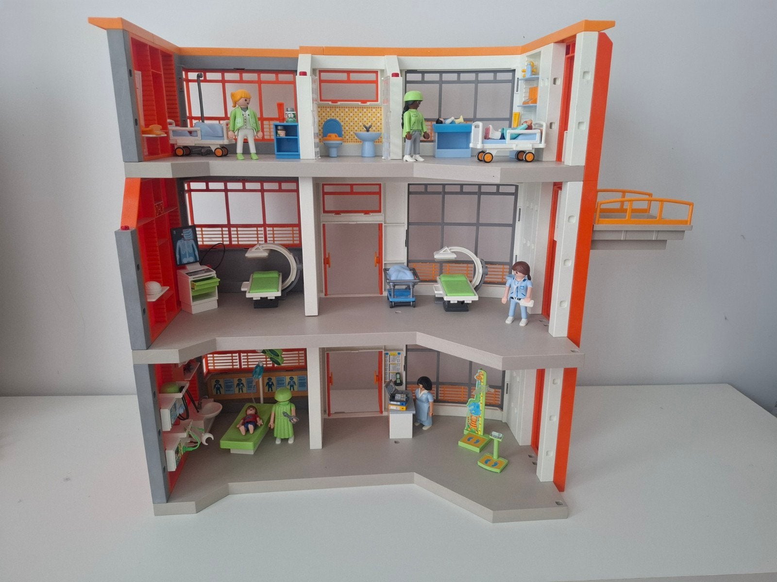 Playmobil City Life Ziekenhuis met helikopter en figuren, Ophalen of Verzenden, Jongen of Meisje