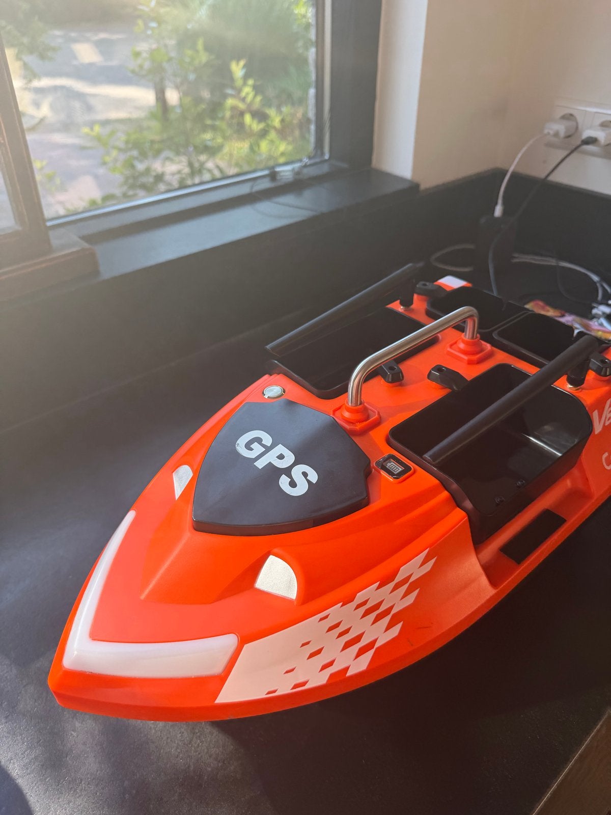 Voerboot met GPS en Fishfinder, Ophalen of Verzenden, Zo goed als nieuw, Overige typen