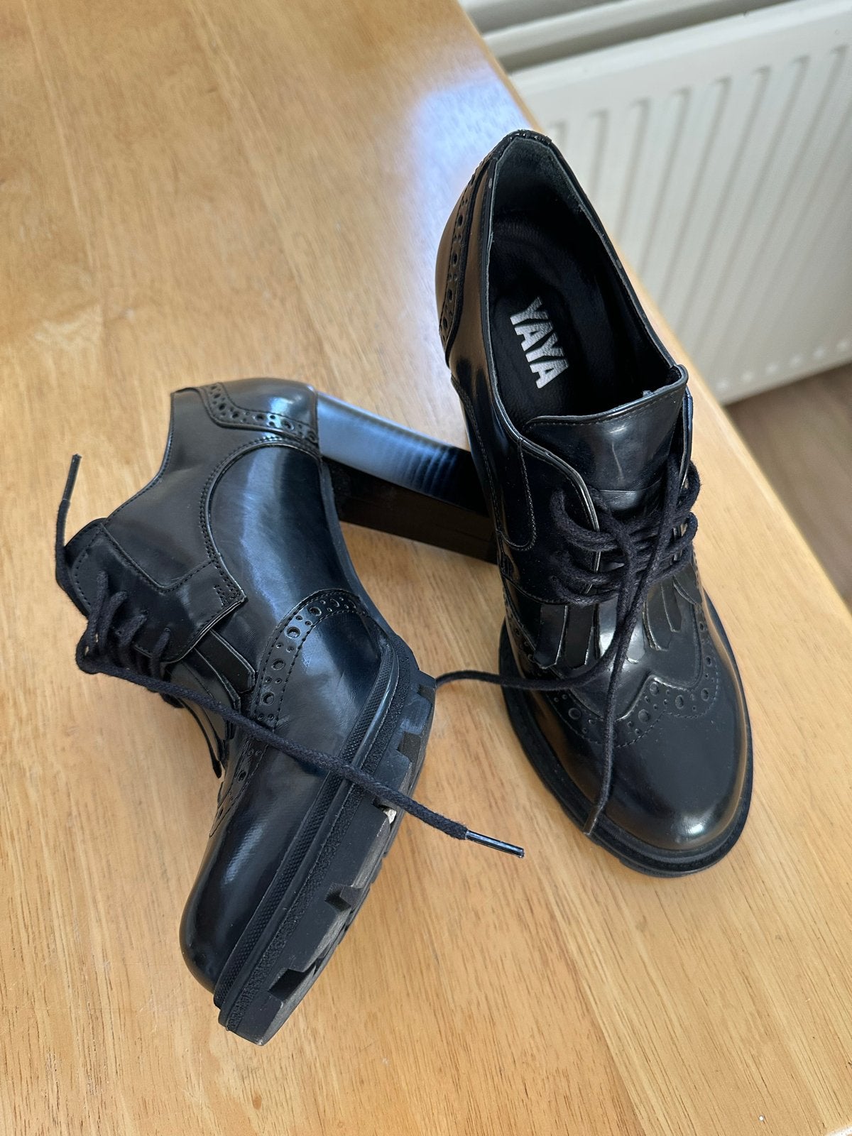 YAYA Zwarte Brogues met Hak - Maat 37, Ophalen of Verzenden, Zo goed als nieuw, Zwart, Schoenen met hoge hakken