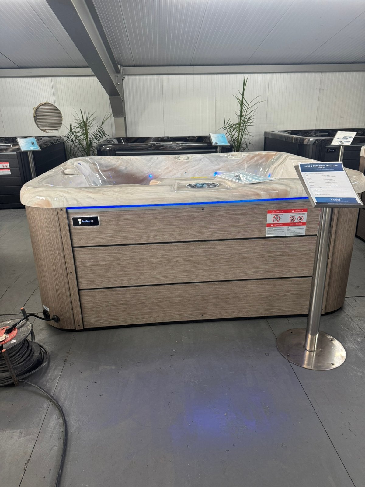 Nieuwe luxe balboa jacuzzi 3 pers 2 jr garantie incl cover, Nieuw, Ophalen of Verzenden, SpaBoer, Traan 5 9351 Vm leek