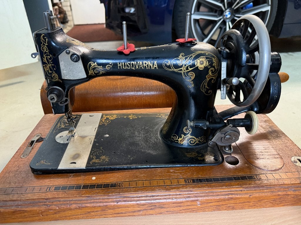 Antieke husvarna naaimachine, Antiek en Kunst, Antiek | Naaimachines, Ophalen