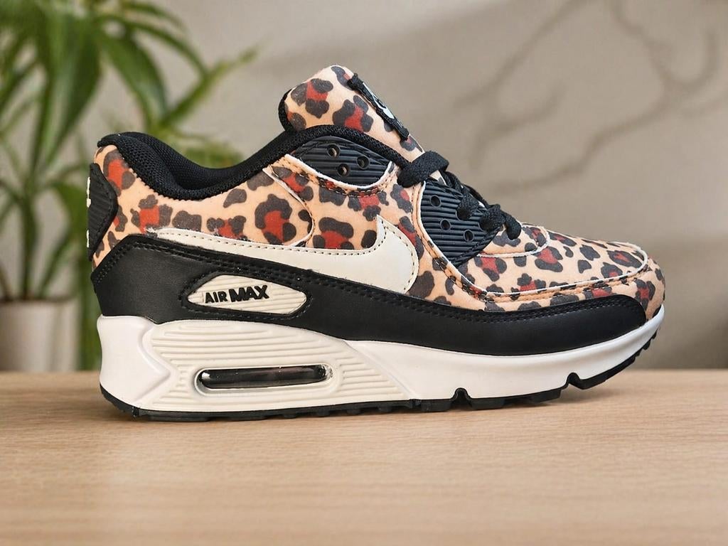 Dames schoenen, Ophalen, Bruin, Nike, Sneakers of Gympen