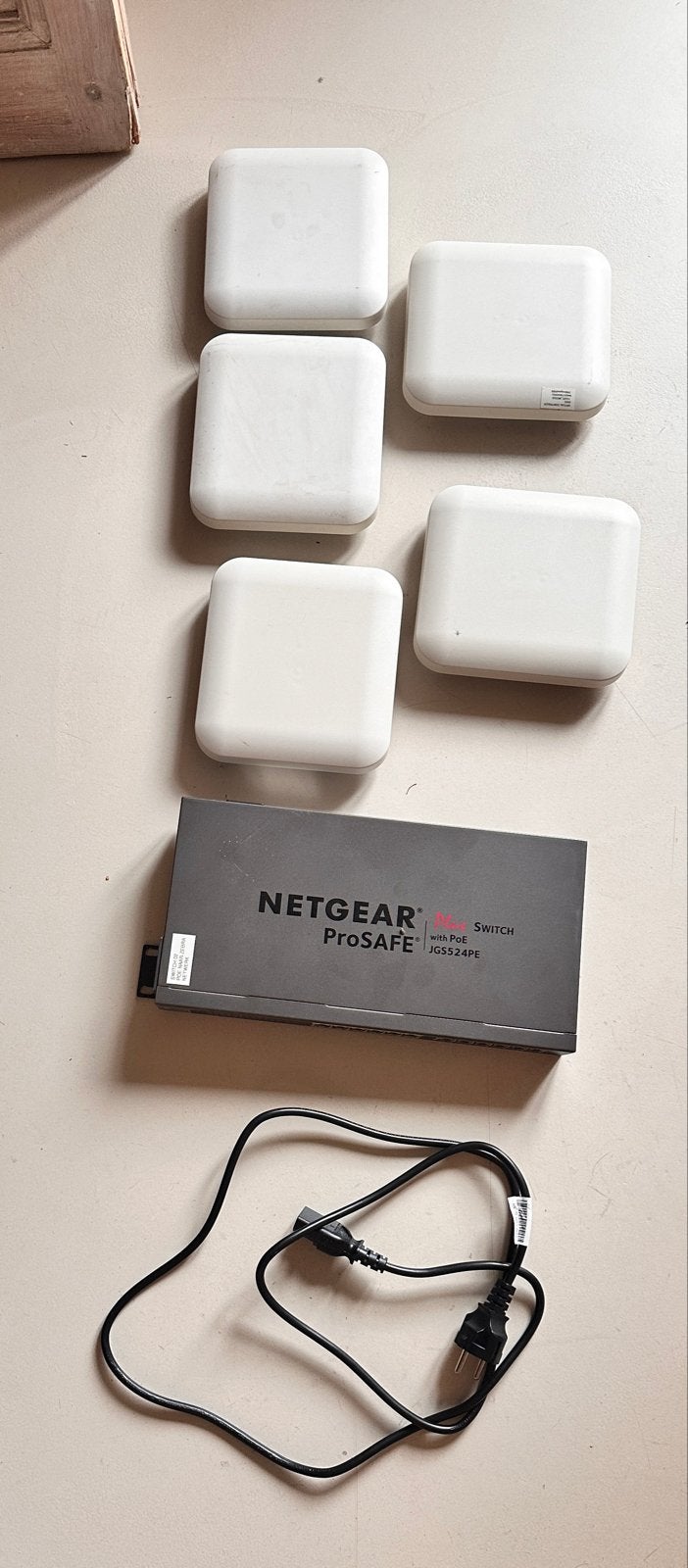 Complete Wi-Fi netwerkset: Netgear PoE Switch + 5x AP's, Ophalen of Verzenden, Gebruikt