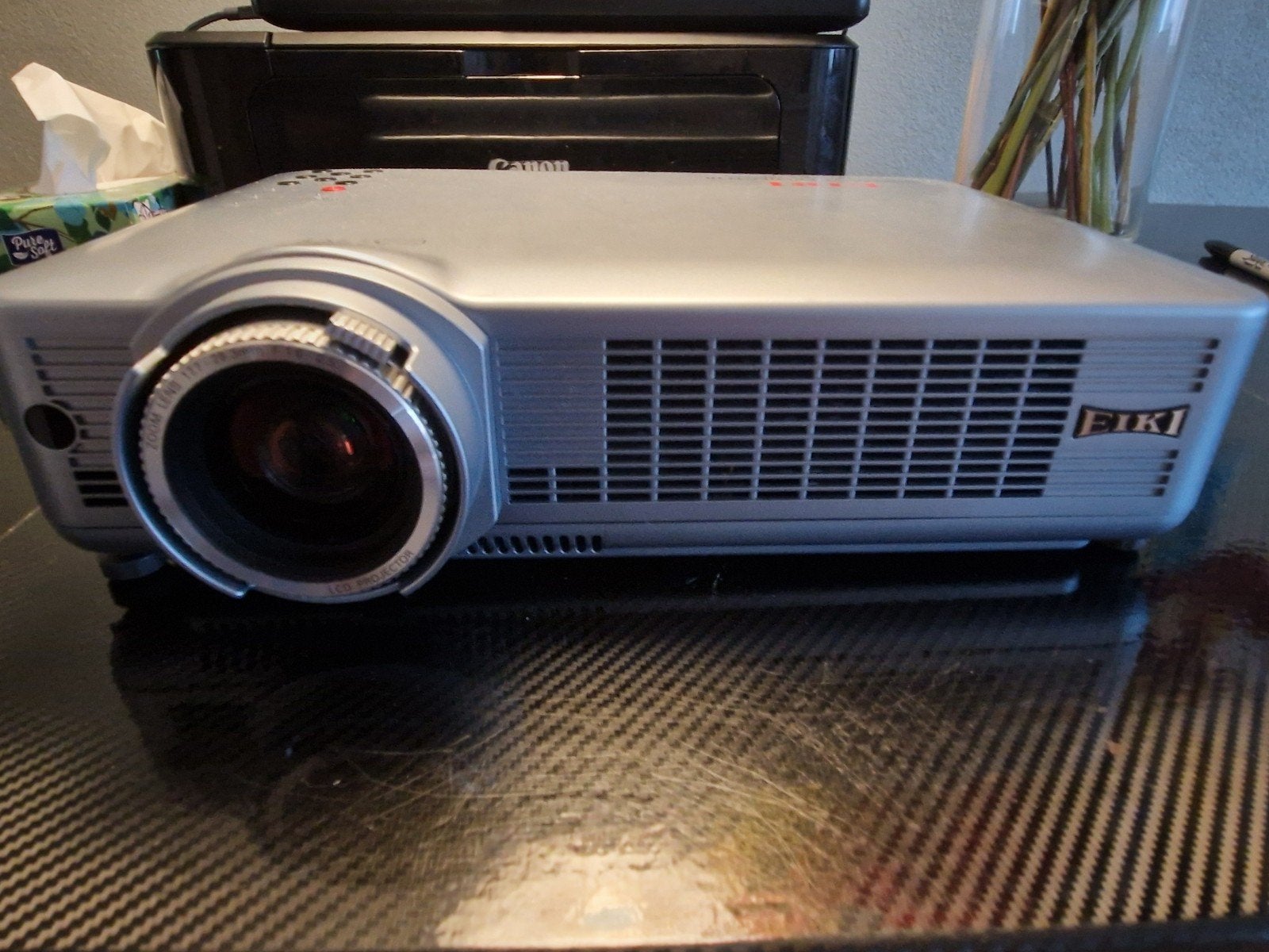 EIKI LC-XB33N Beamer/Projector - Goede staat, Audio, Tv en Foto, Beamers, Ophalen of Verzenden, Gebruikt, Overige technologieën