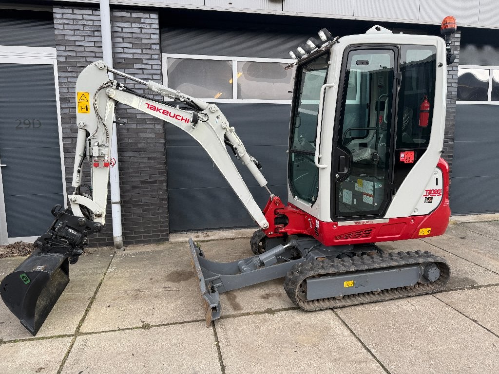 Takeuchi TB320 Minigraver - Compact en Krachtig, Onbekend, Ophalen of Verzenden, Onbekend, Graafmachine