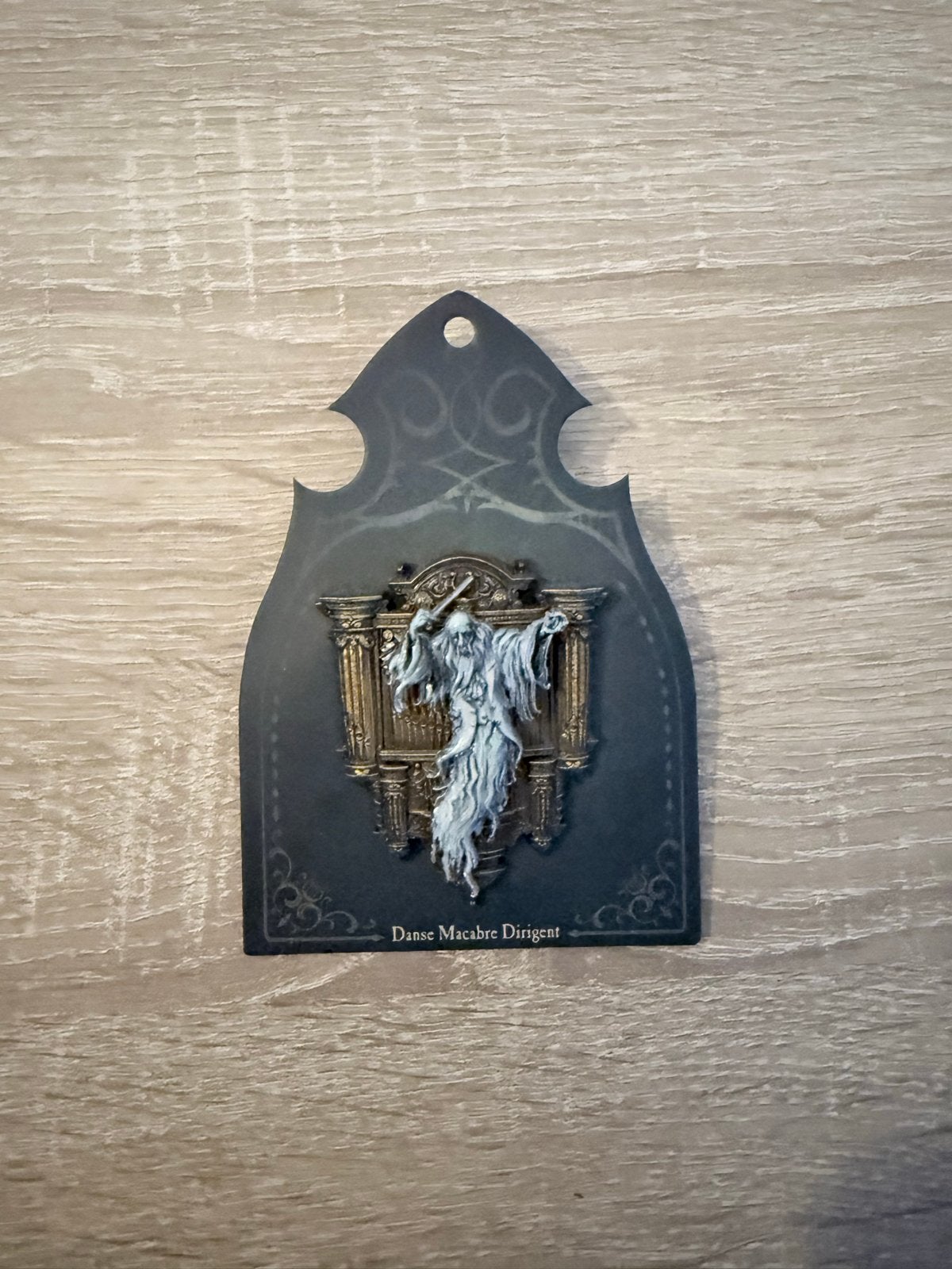 Efteling Danse Macabre Dirigent Pin, Verzamelen, Ophalen of Verzenden, Nieuw, Button of Speldje