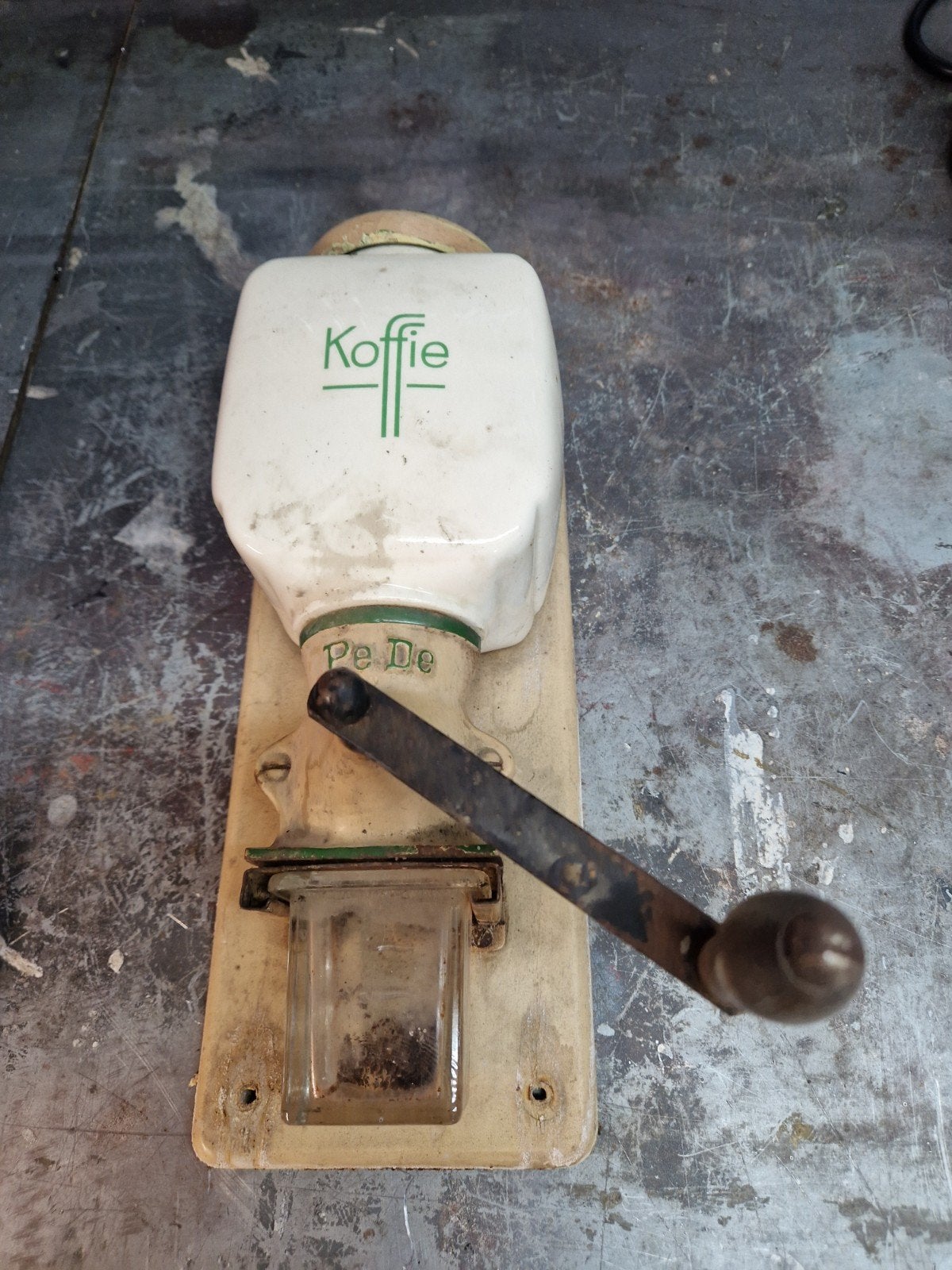 koffiemolen, Ophalen