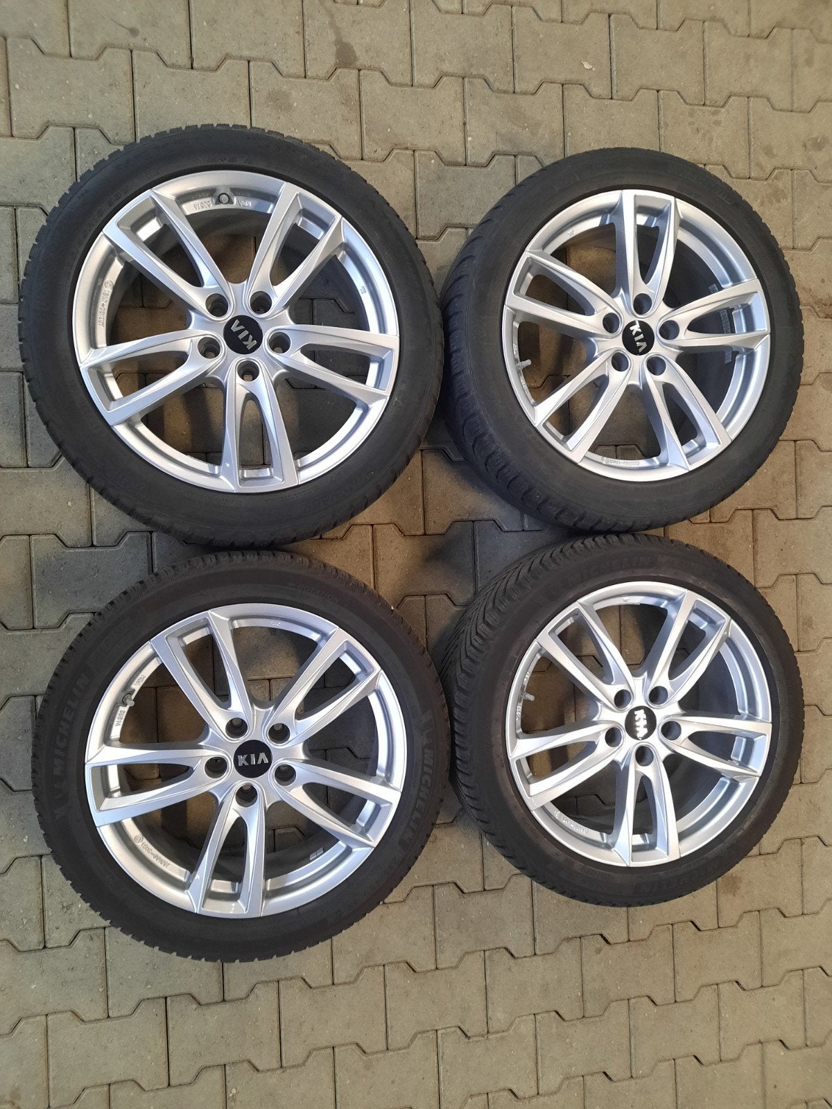 18 inch velgen 5×114.3 KIA XCEED NIRO OPTIMA MAZDA 6 WINTER, Auto-onderdelen, 18 inch, Gebruikt, Banden en Velgen, 235 mm