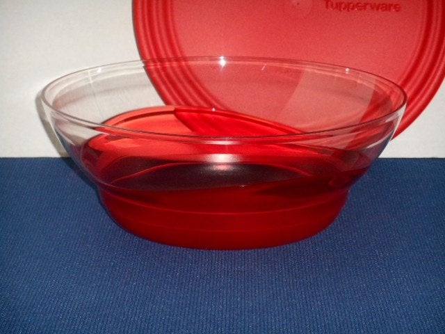 Tupperware Eleganzia Kom 3,2 L. Rood, Nieuw, Ophalen of Verzenden, Met deksel, Bak of Kom