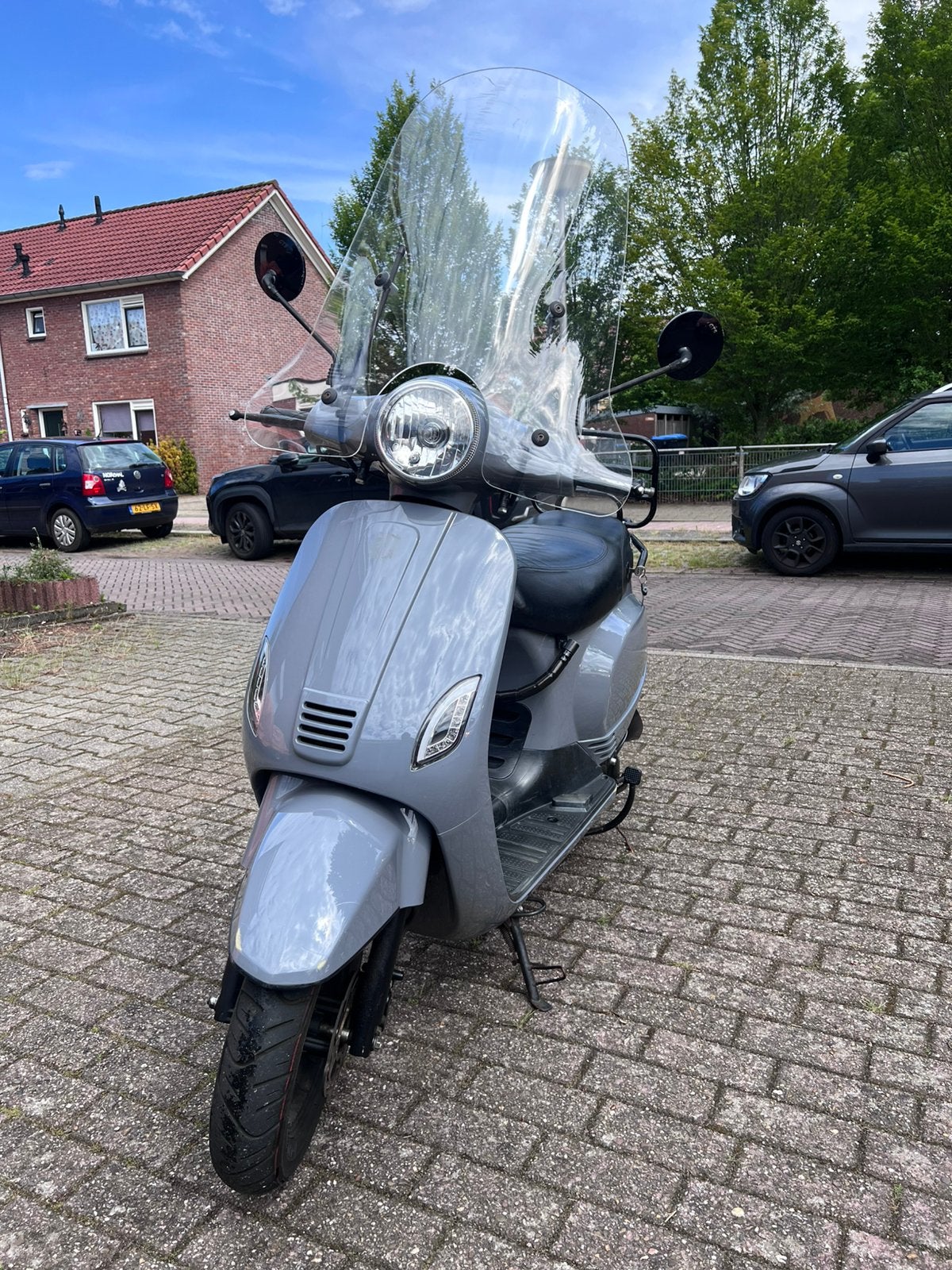 GTS Toscana Pure Nardo Grey 2018 | 3e Eigenaar | 55/60 km/h, Ophalen, Gebruikt, Maximaal 45 km/u, Benzine