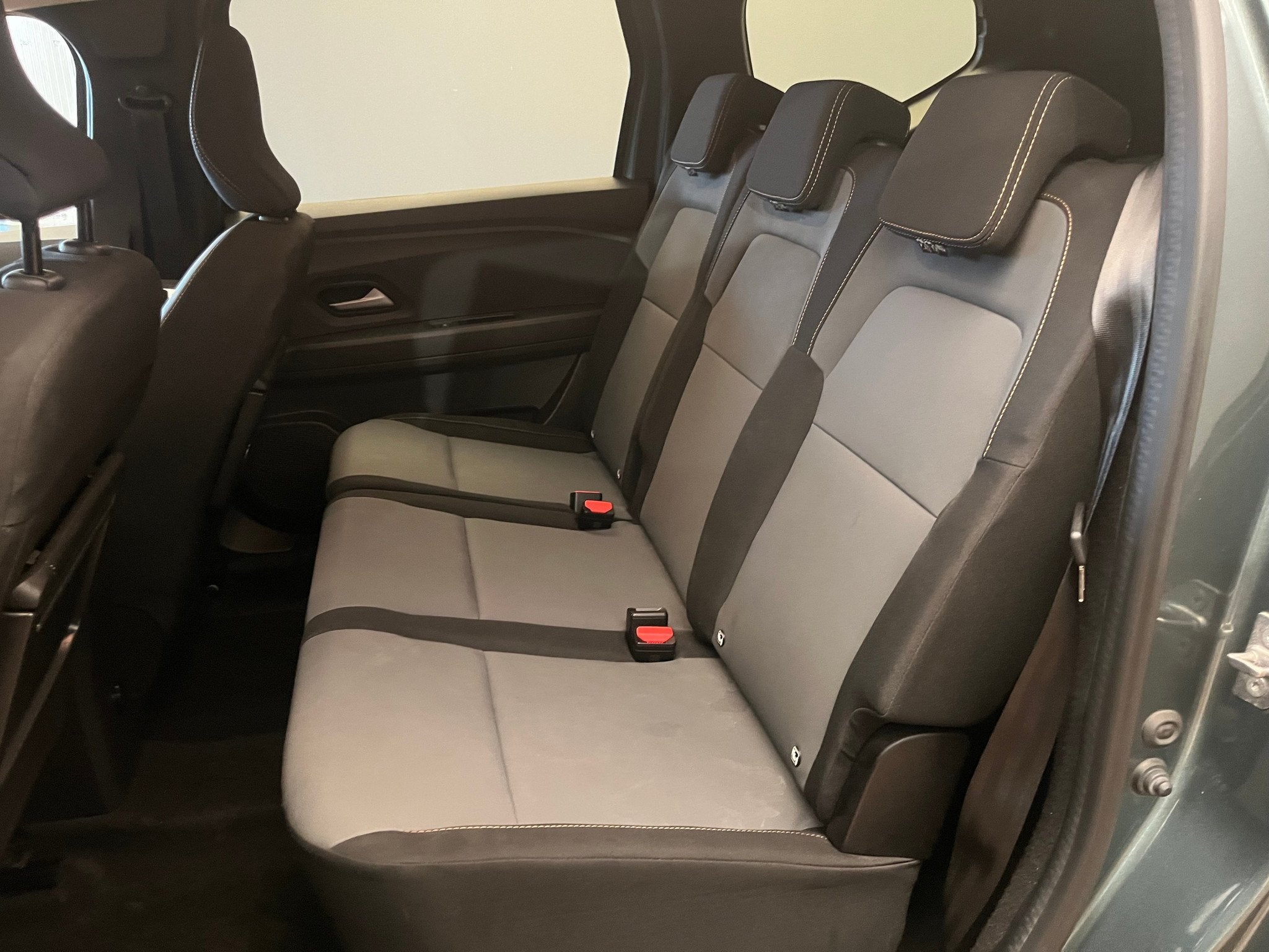 Dacia Jogger 1.6 Hybrid 140 Extreme 5p., Auto's, 12 maanden, 1357 kg, Gebruikt, Origineel Nederlands