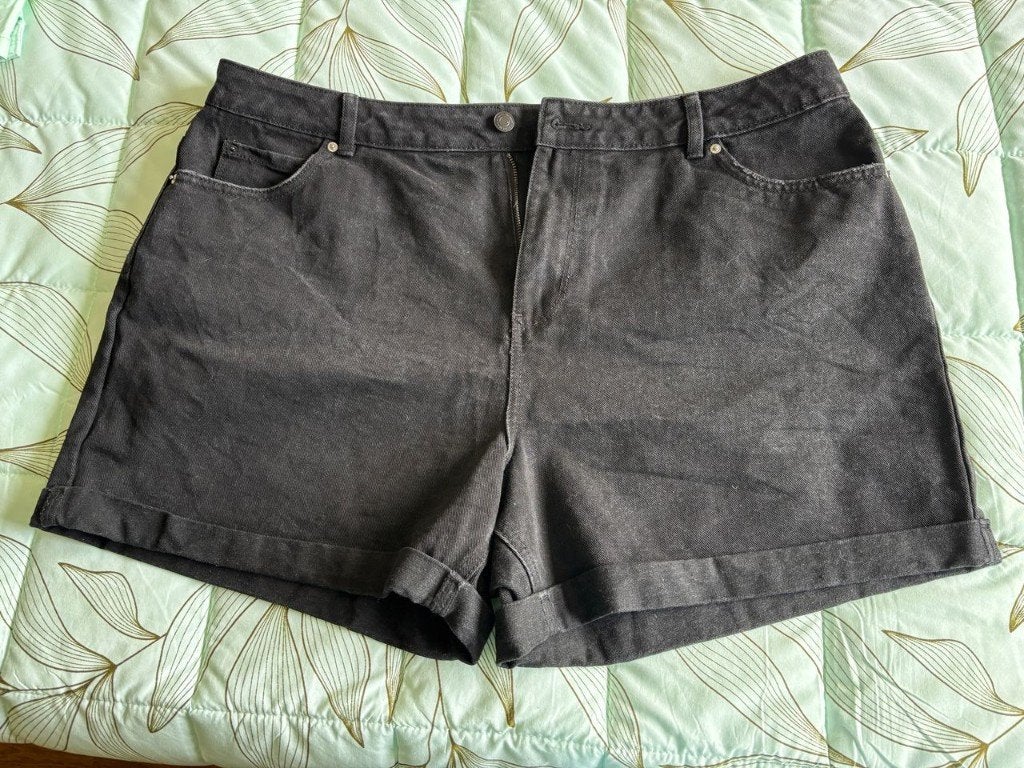 Vero Moda zwarte jeans short mt XXL (44), Vero Moda, Zwart, Ophalen of Verzenden, Zo goed als nieuw